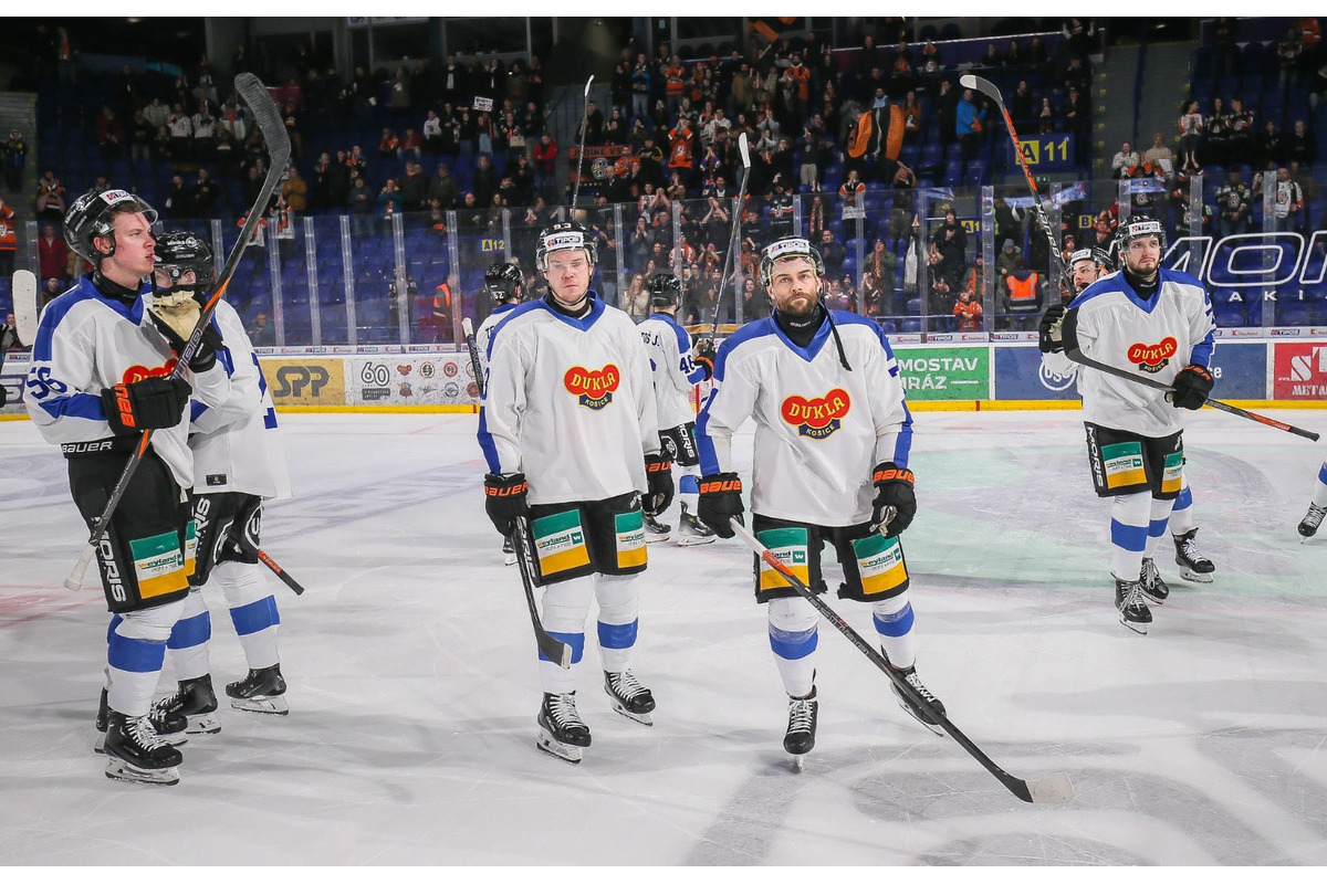 FOTO: Oceliari nastúpili na ľad v retro dresoch, šťastie im však nepriniesli, foto 1