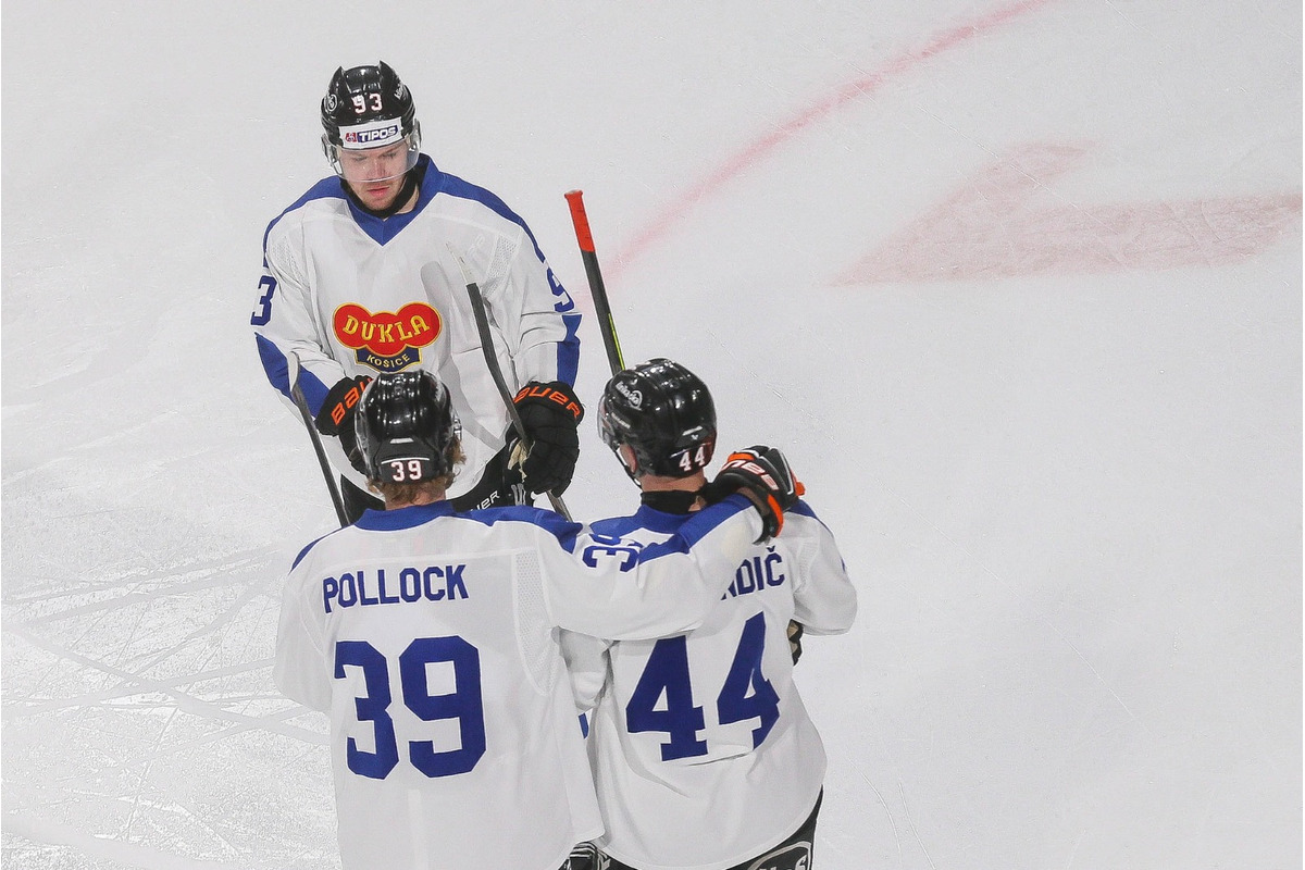 FOTO: Oceliari nastúpili na ľad v retro dresoch, šťastie im však nepriniesli, foto 7