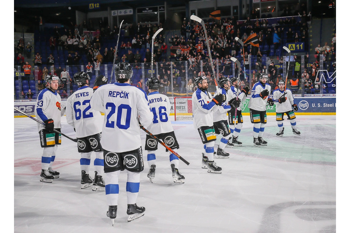 FOTO: Oceliari nastúpili na ľad v retro dresoch, šťastie im však nepriniesli, foto 8