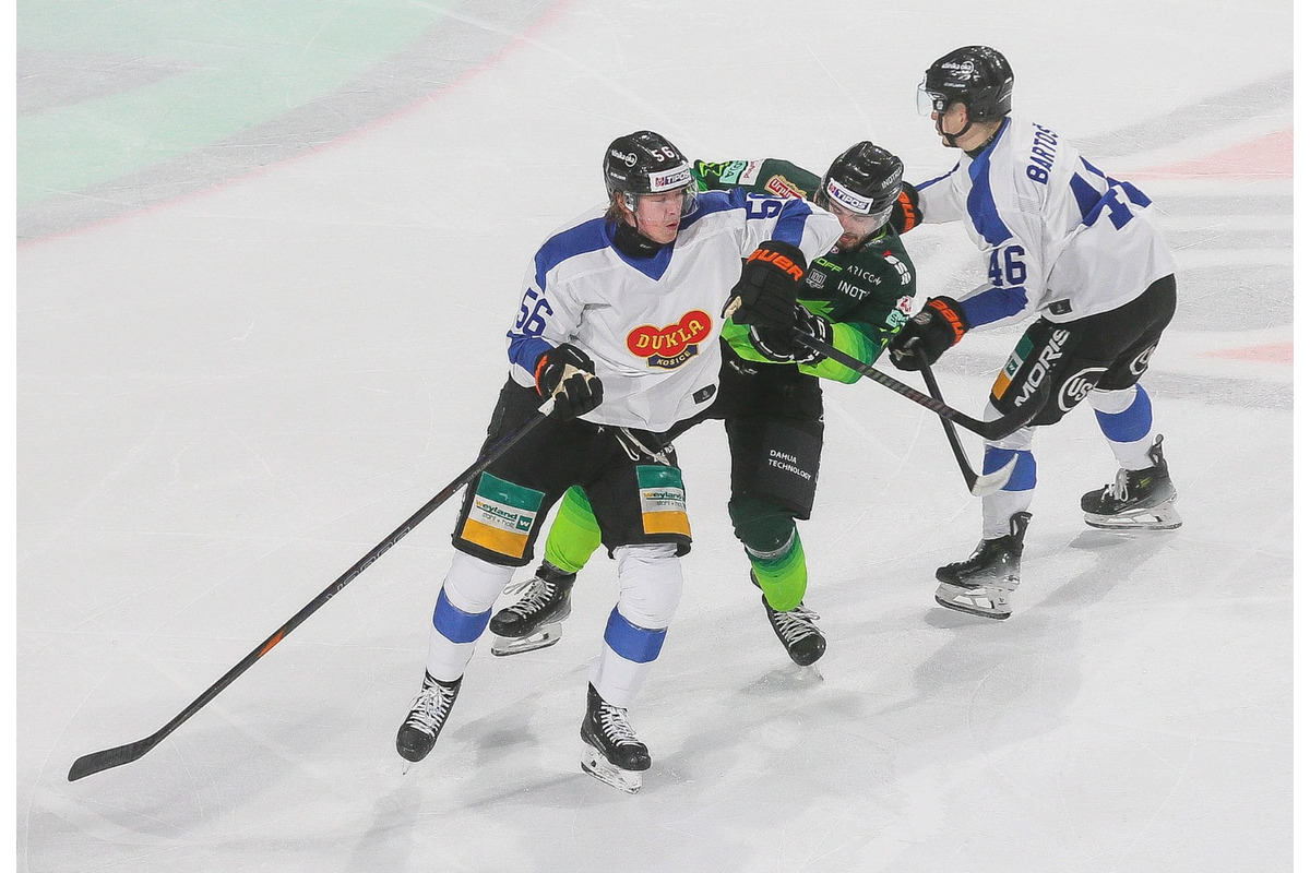 FOTO: Oceliari nastúpili na ľad v retro dresoch, šťastie im však nepriniesli, foto 9