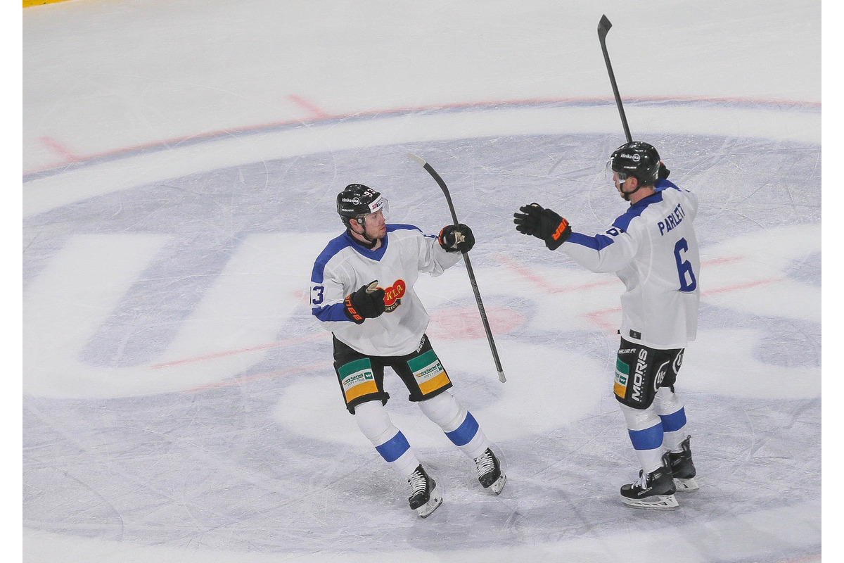 FOTO: Oceliari nastúpili na ľad v retro dresoch, šťastie im však nepriniesli, foto 13