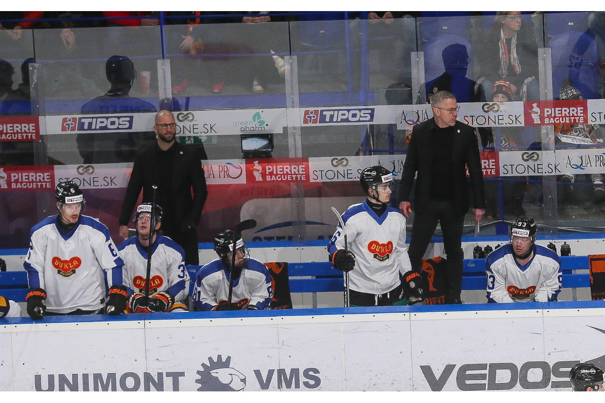FOTO: Oceliari nastúpili na ľad v retro dresoch, šťastie im však nepriniesli, foto 20