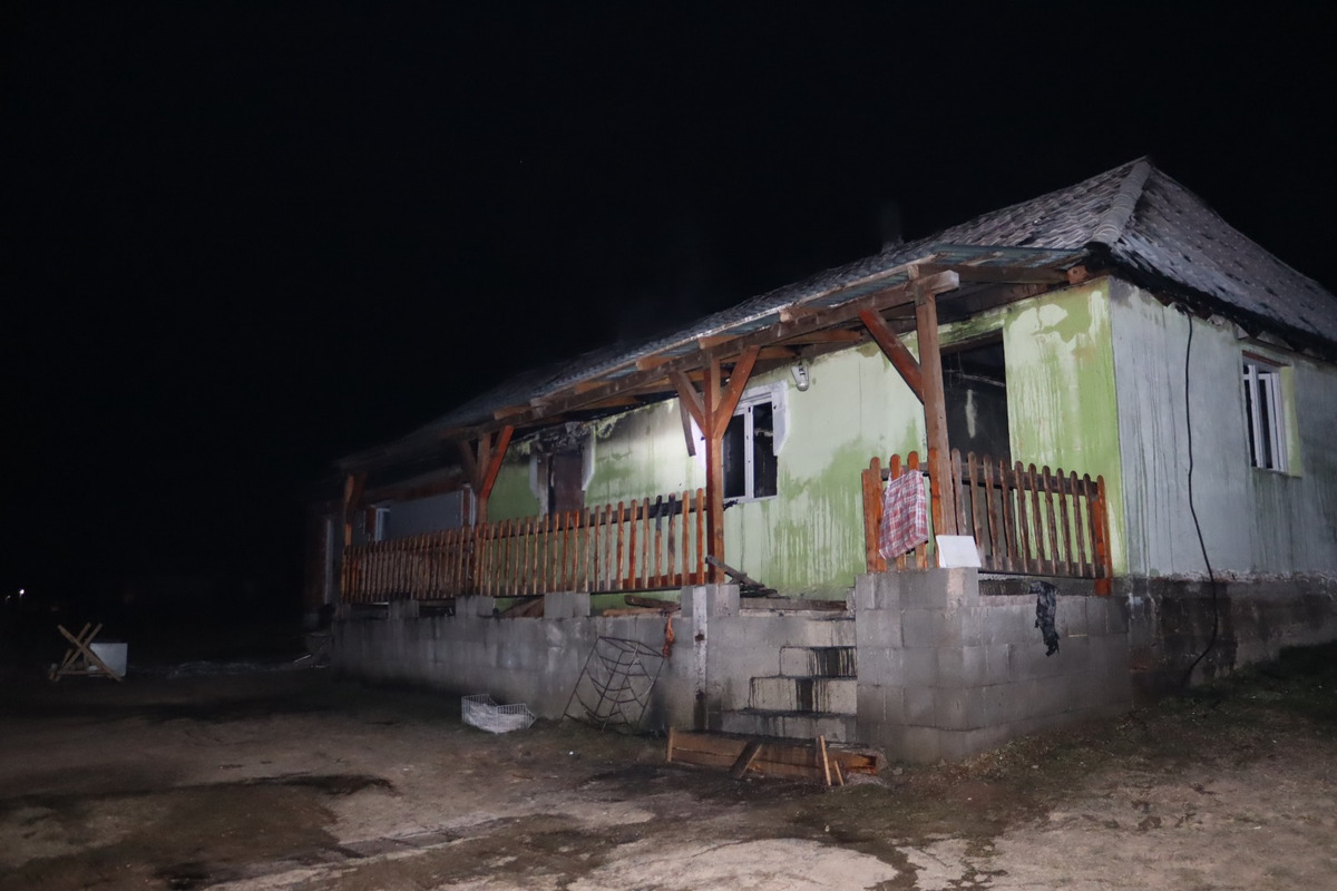 FOTO: Požiar domu v osade Jareček, foto 1