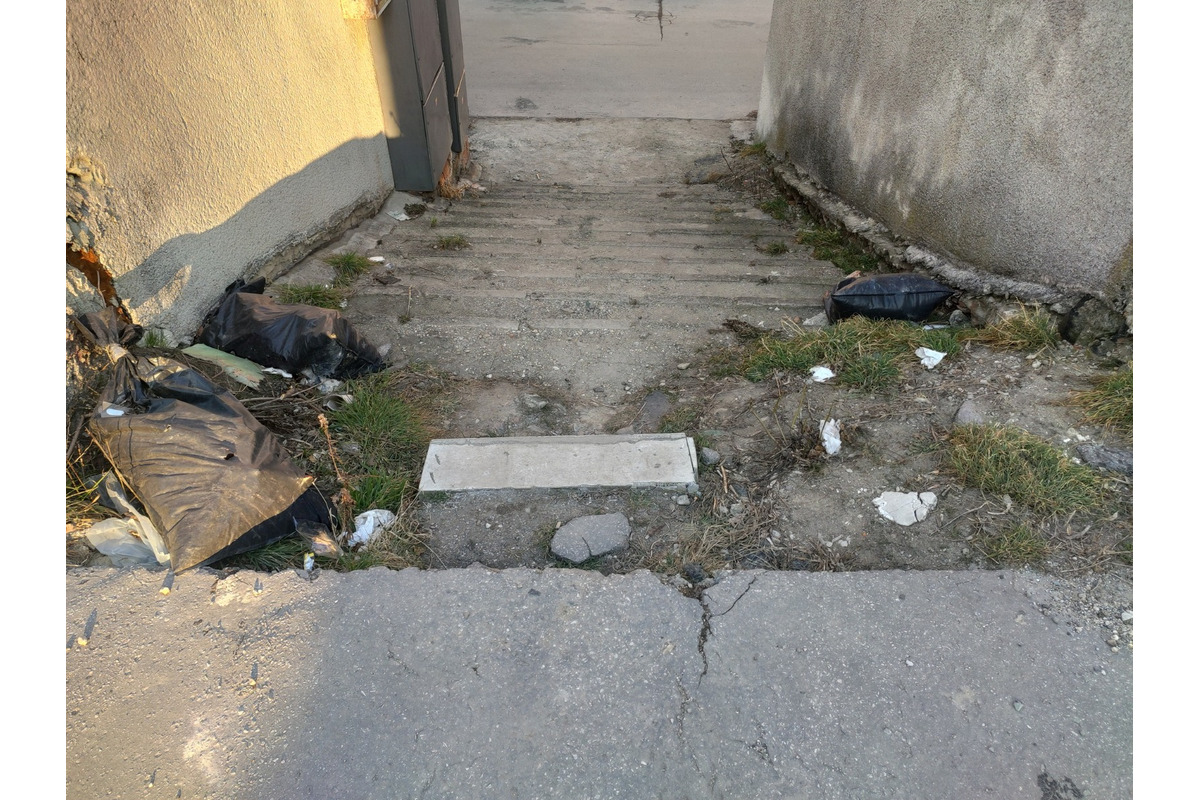 FOTO: Nebezpečné schody na Juhu, foto 2