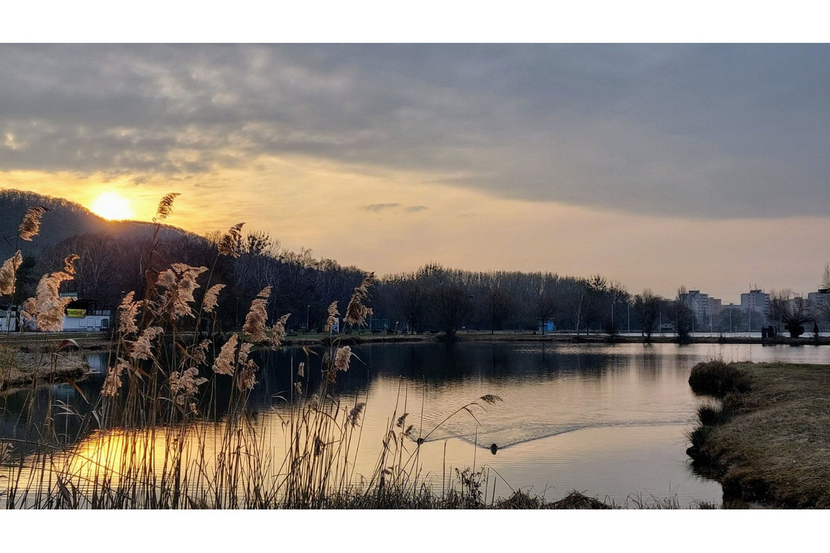 FOTO: Takto vyzerali zimné februárové dni na Jazere, počasie prialo otužilcom aj fanúšikom jari, foto 14