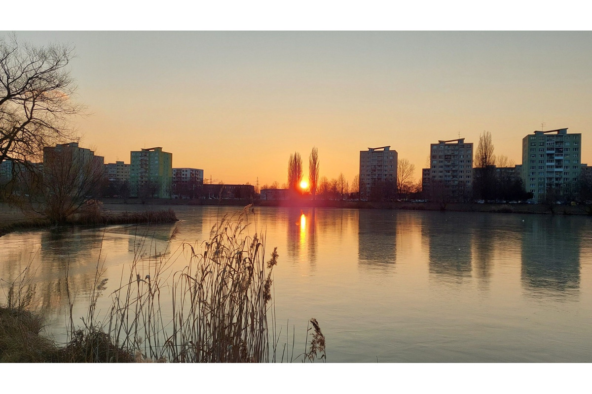 FOTO: Takto vyzerali zimné februárové dni na Jazere, počasie prialo otužilcom aj fanúšikom jari, foto 30