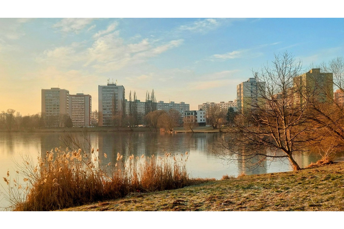 FOTO: Takto vyzerali zimné februárové dni na Jazere, počasie prialo otužilcom aj fanúšikom jari, foto 2