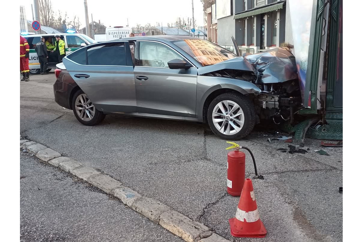 FOTO: Nehoda pri Starej jazdiarni, foto 5