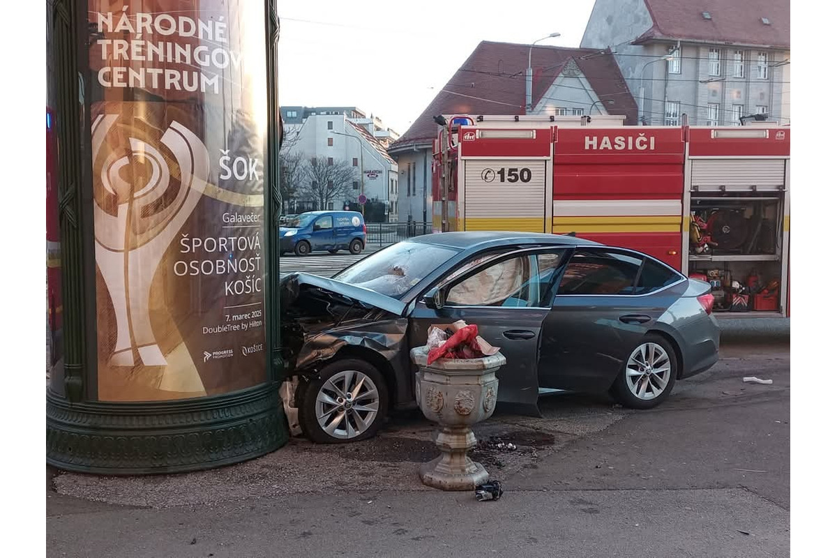 FOTO: Nehoda pri Starej jazdiarni, foto 1