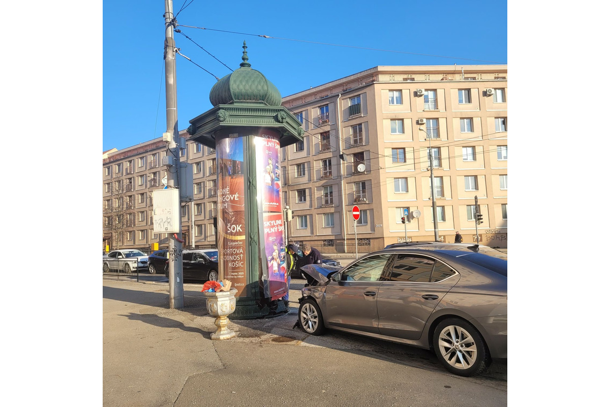 FOTO: Nehoda pri Starej jazdiarni, foto 4