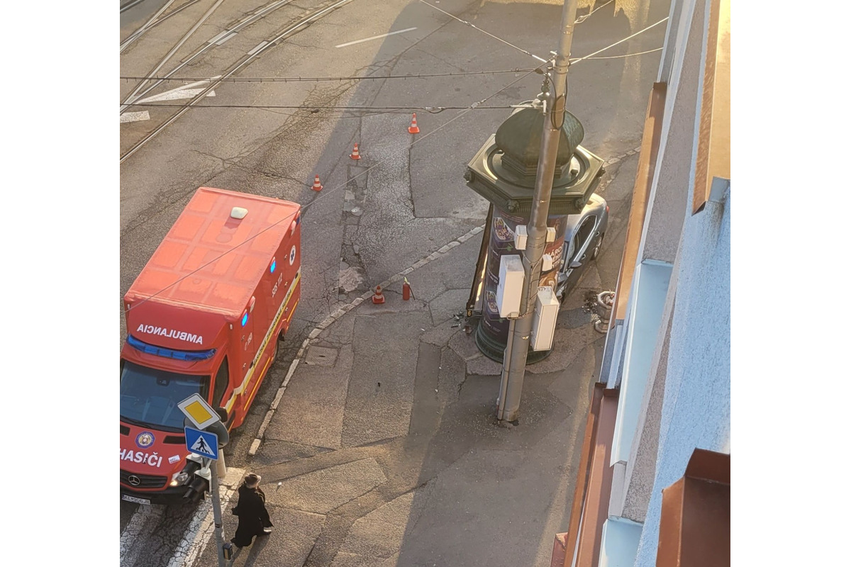 FOTO: Nehoda pri Starej jazdiarni, foto 12