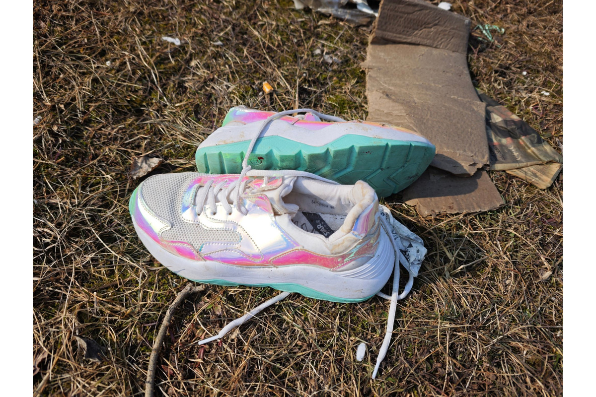 Na odľahlých miestach nájdete rôzne veci od kabeliek, oblečenia a elektroniky, foto 1