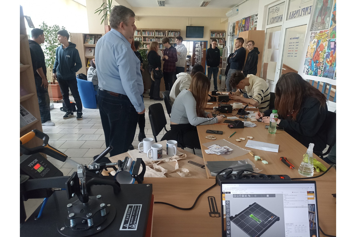 Prvé inteligentné laboratórium otvorili v trebišovskej knižnici, foto 8