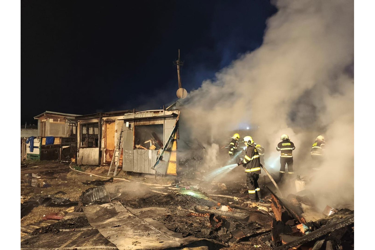 FOTO: Pri Prešove došlo k tragickému požiaru chatrče, foto 4