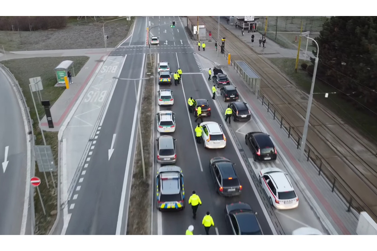 FOTO: Policajná akcia v Košiciach, policajti odstavili časť mesta, foto 9