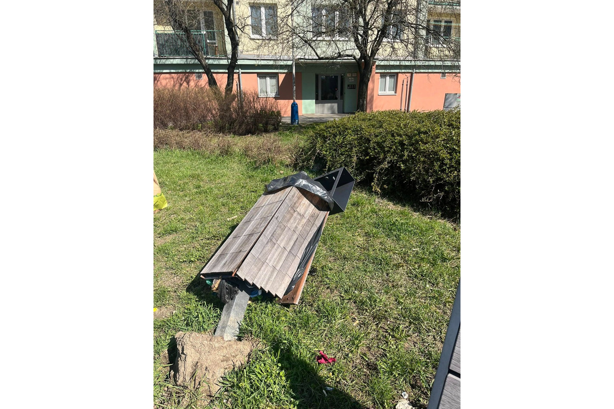 FOTO: Vandali v noci z piatka na sobotu vyčíňali v košickej mestskej časti Juh, foto 1