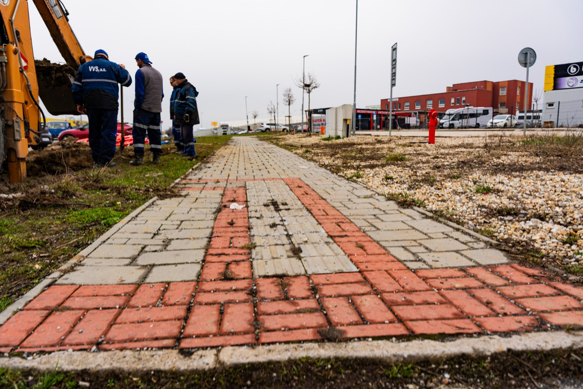 Vedenie mesta Košice zveľaďuje okolie pri obľúbenom futbalovom štadióne, foto 1