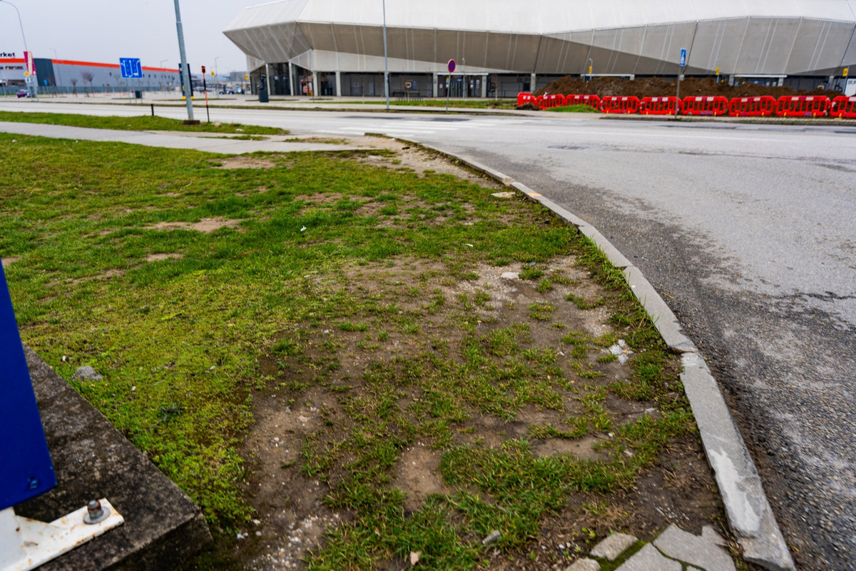 Vedenie mesta Košice zveľaďuje okolie pri obľúbenom futbalovom štadióne, foto 4