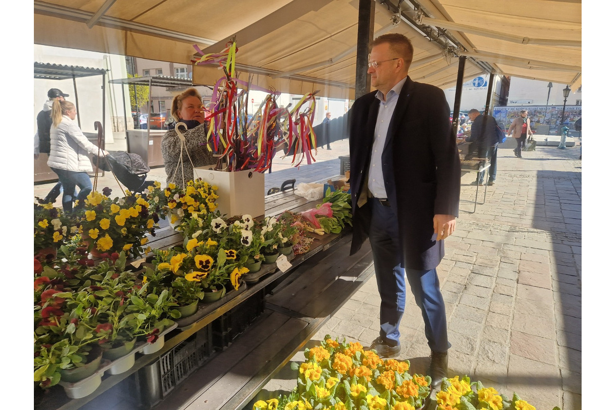 FOTO: Dominikánske námestie ožilo farbami, predajcovia vás vybavia na Veľkú noc, foto 19