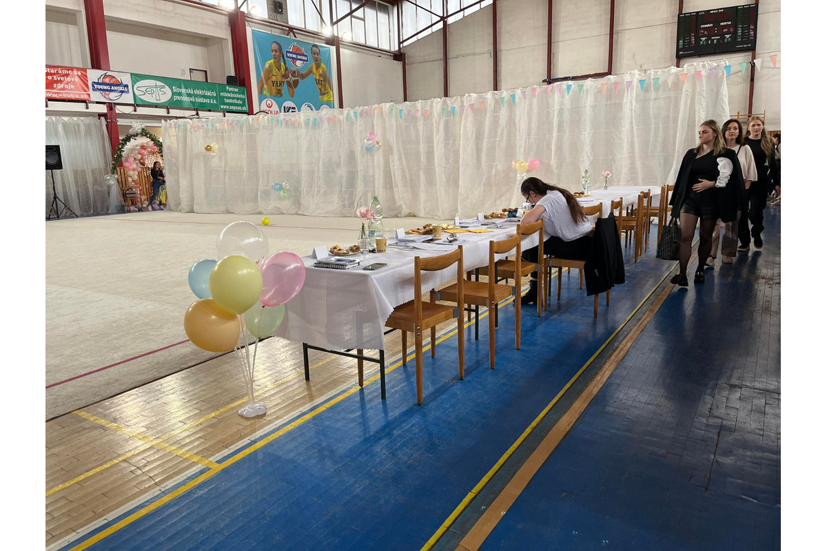 Mladé gymnastky si počas víkendu zmerali sily s Maďarkami, Poľkami aj Ukrajinkami, foto 4