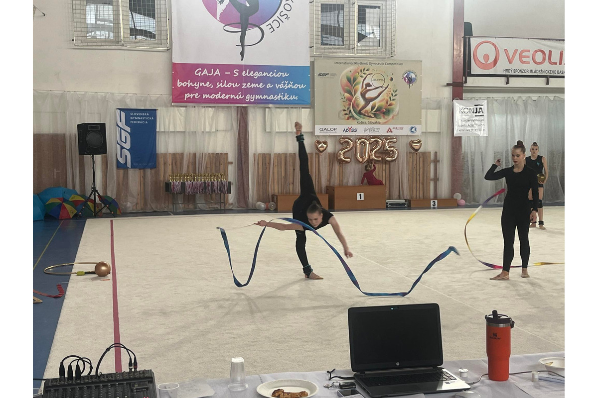 Mladé gymnastky si počas víkendu zmerali sily s Maďarkami, Poľkami aj Ukrajinkami, foto 6