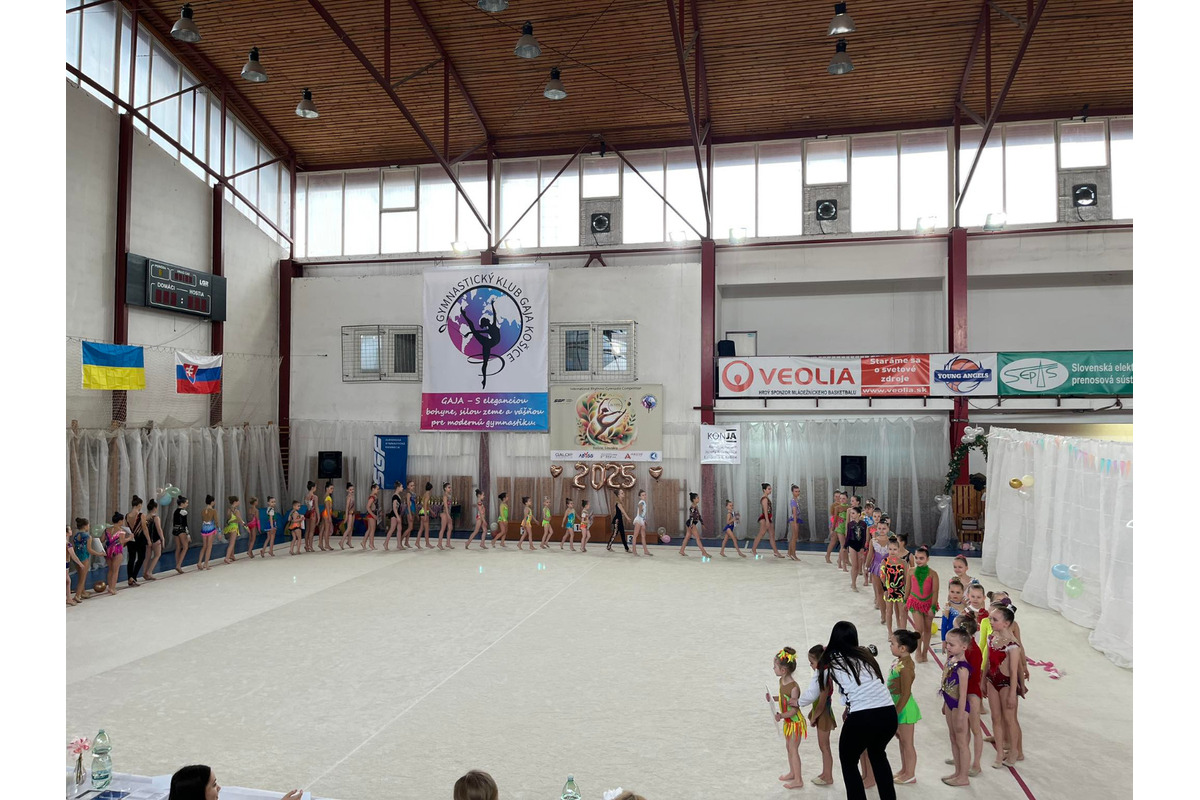 Mladé gymnastky si počas víkendu zmerali sily s Maďarkami, Poľkami aj Ukrajinkami, foto 8