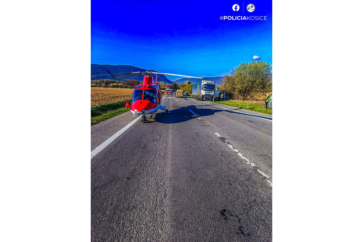 Pondelkové ráno prinieslo vážnu dopravnú nehodu v Rožňave, foto 4