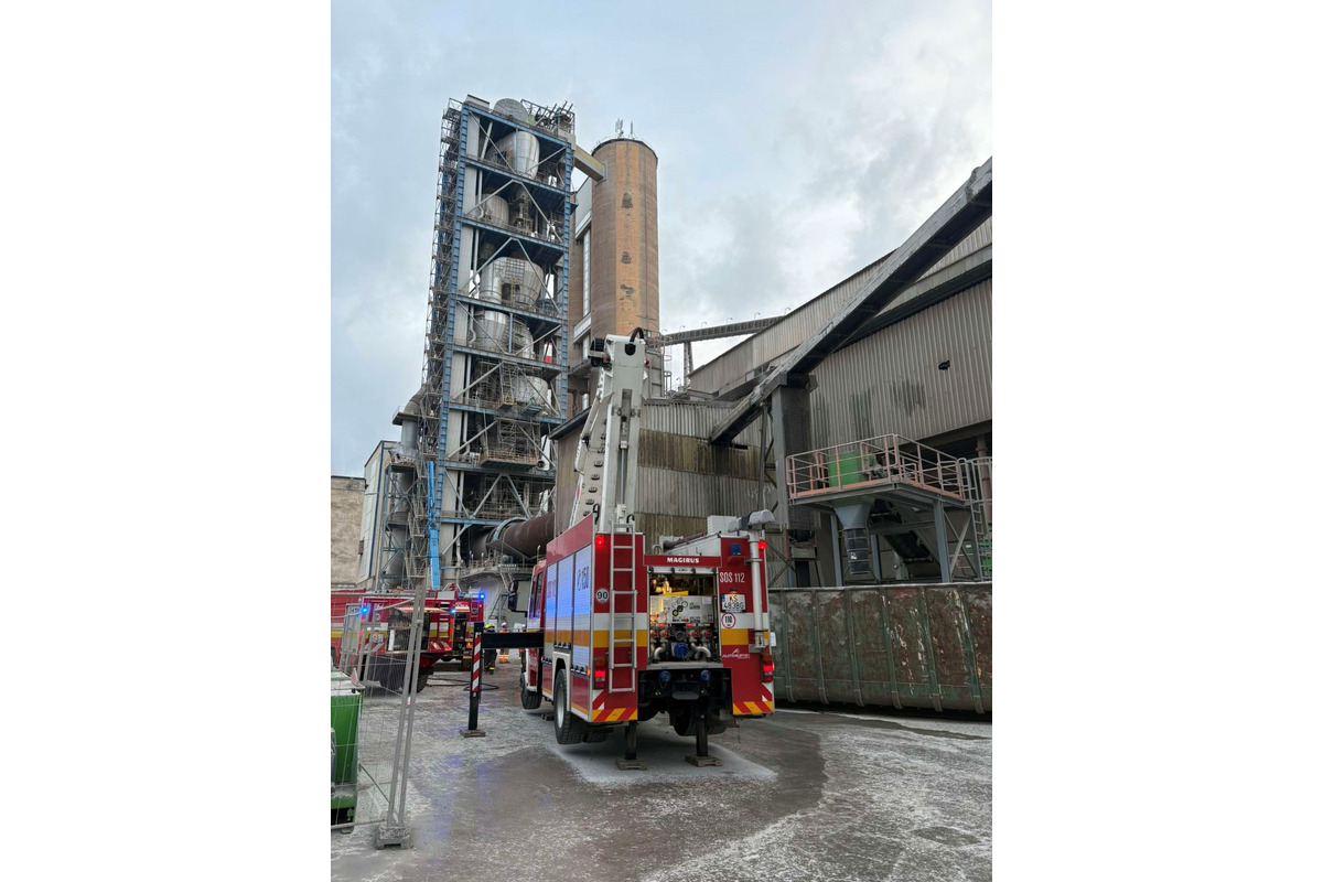 FOTO: Požiar v cementári v Turni nad Bodvou, foto 2