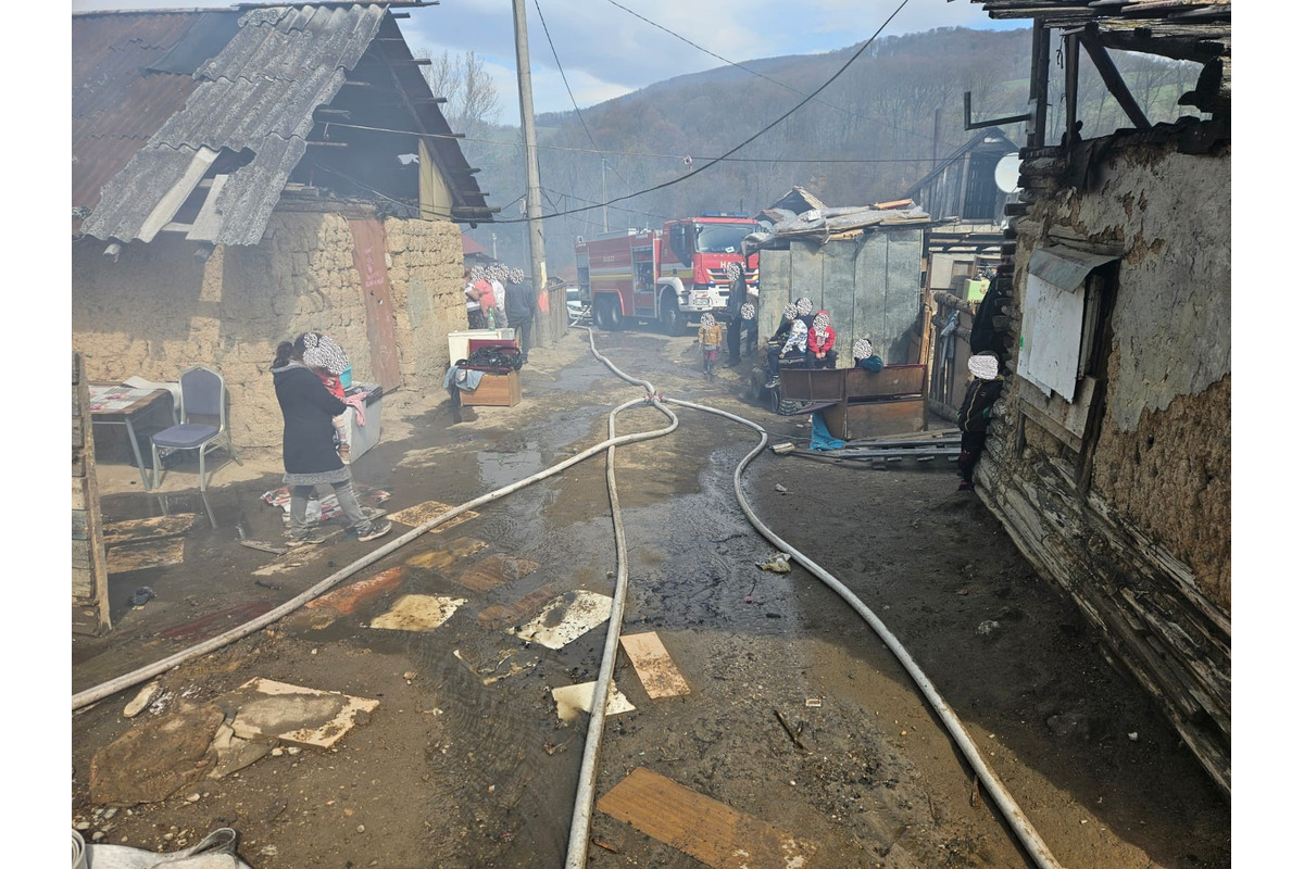 Rodina z obce Kobeliarovo prišla v priebehu niekoľkých minút o strechu nad hlavou, foto 4