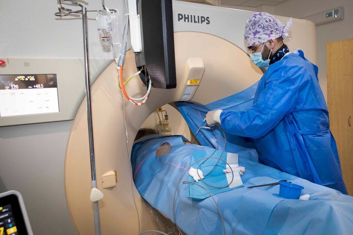 FOTO: Košická univerzitná nemocnica zaviedla pokrokovú liečbu tumorov, foto 4