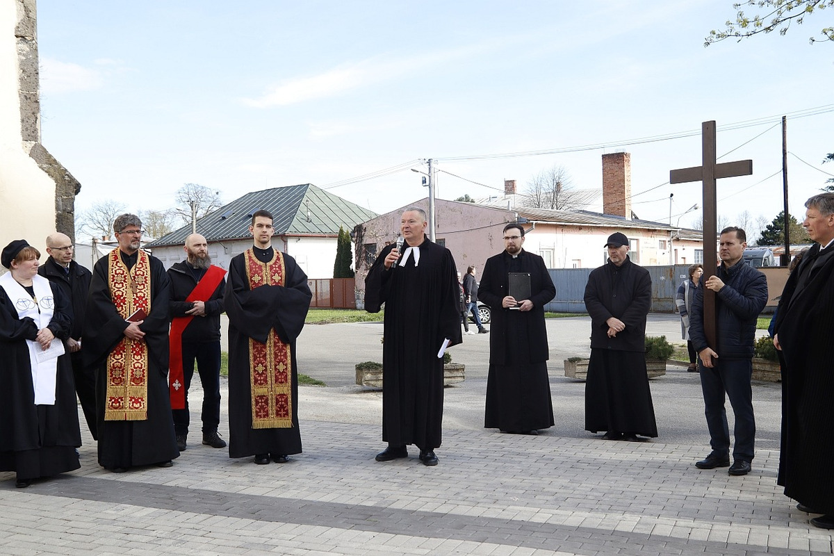 FOTO: Ekumenický pašiový sprievod v Košiciach a Michalovciach v roku 2024, foto 7