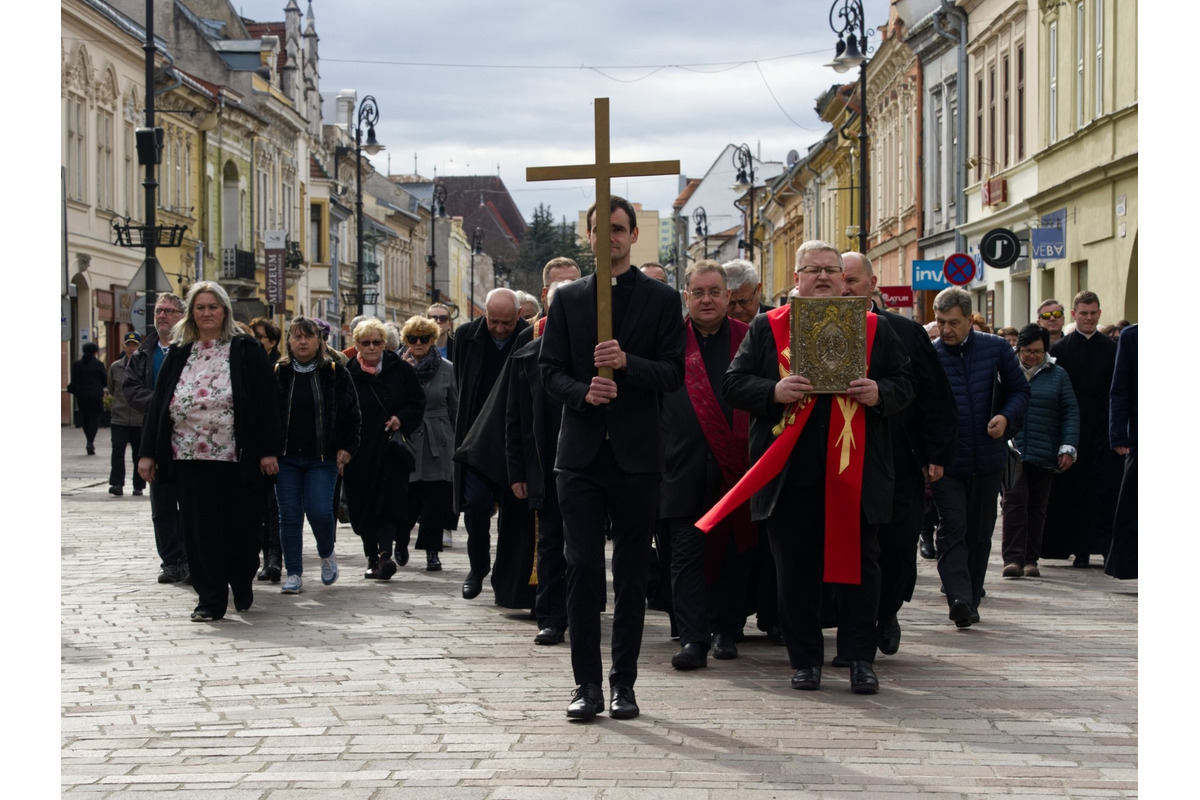 FOTO: Ekumenický pašiový sprievod v Košiciach a Michalovciach v roku 2024, foto 16