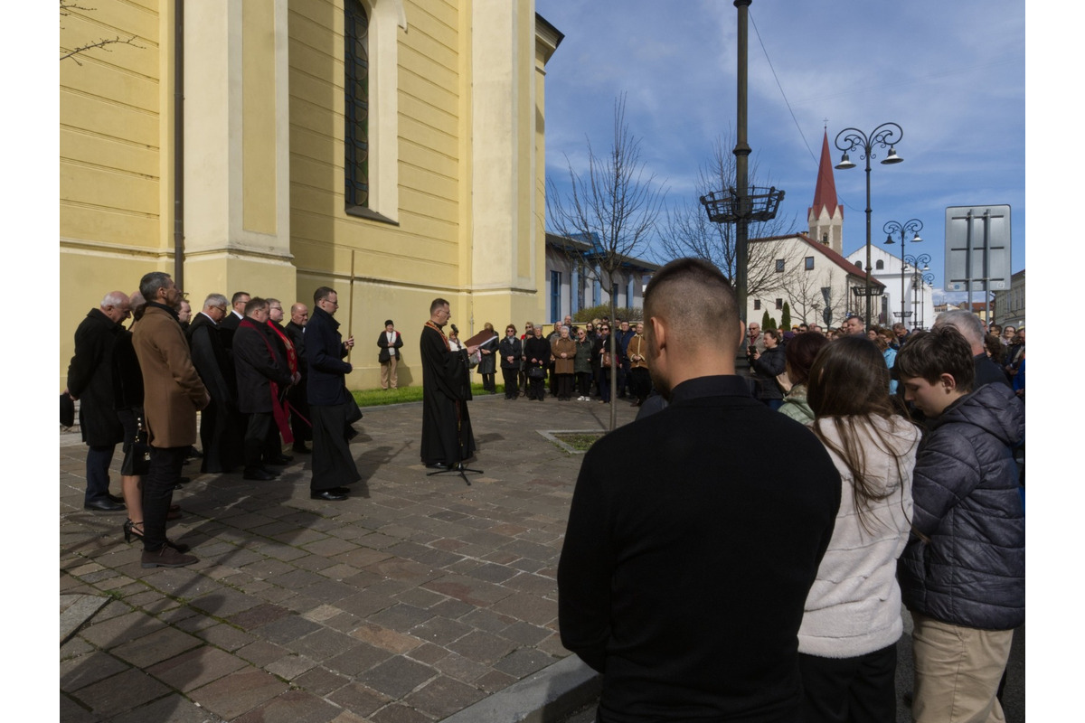 FOTO: Ekumenický pašiový sprievod v Košiciach a Michalovciach v roku 2024, foto 17