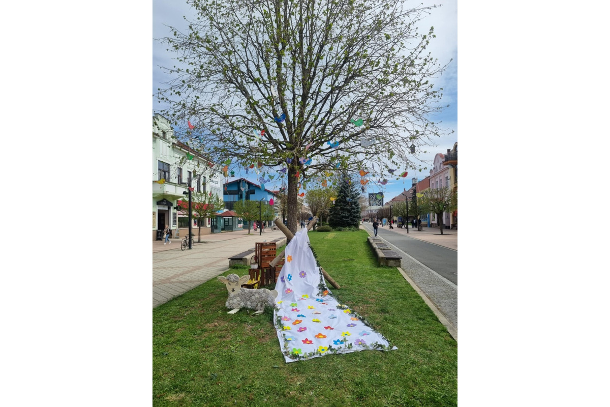 FOTO: Obce a mestá vo veľkonočnom šate. Ktorá výzdoba sa vám páči najviac?, foto 22