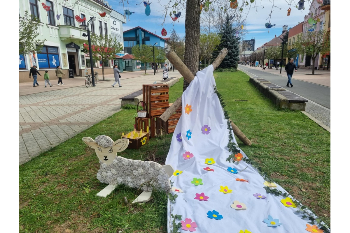 FOTO: Obce a mestá vo veľkonočnom šate. Ktorá výzdoba sa vám páči najviac?, foto 4
