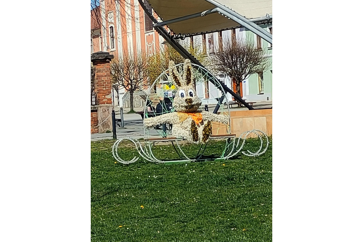 FOTO: Obce a mestá vo veľkonočnom šate. Ktorá výzdoba sa vám páči najviac?, foto 16