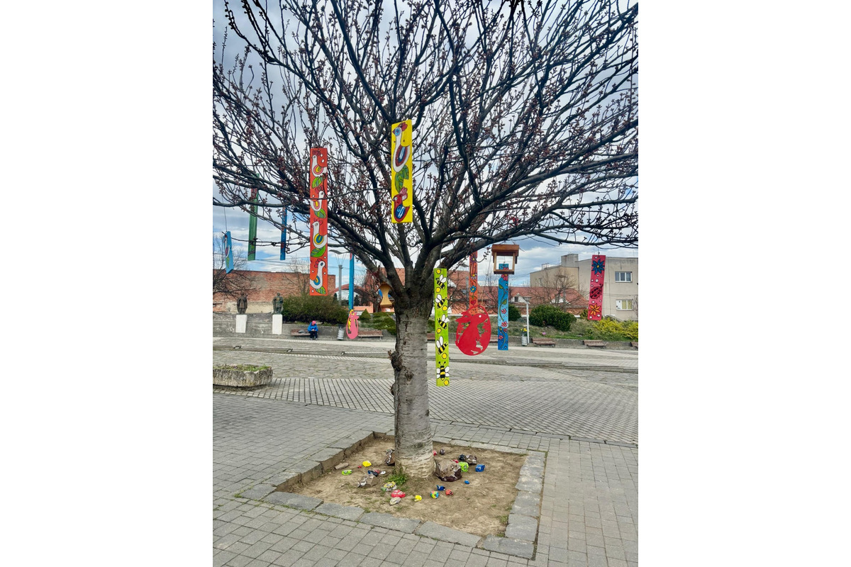 FOTO: Obce a mestá vo veľkonočnom šate. Ktorá výzdoba sa vám páči najviac?, foto 33