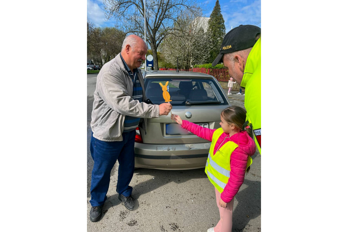 FOTO: Malí školáci rozdávali pokuty aj odmeny v Košickom kraji, foto 2