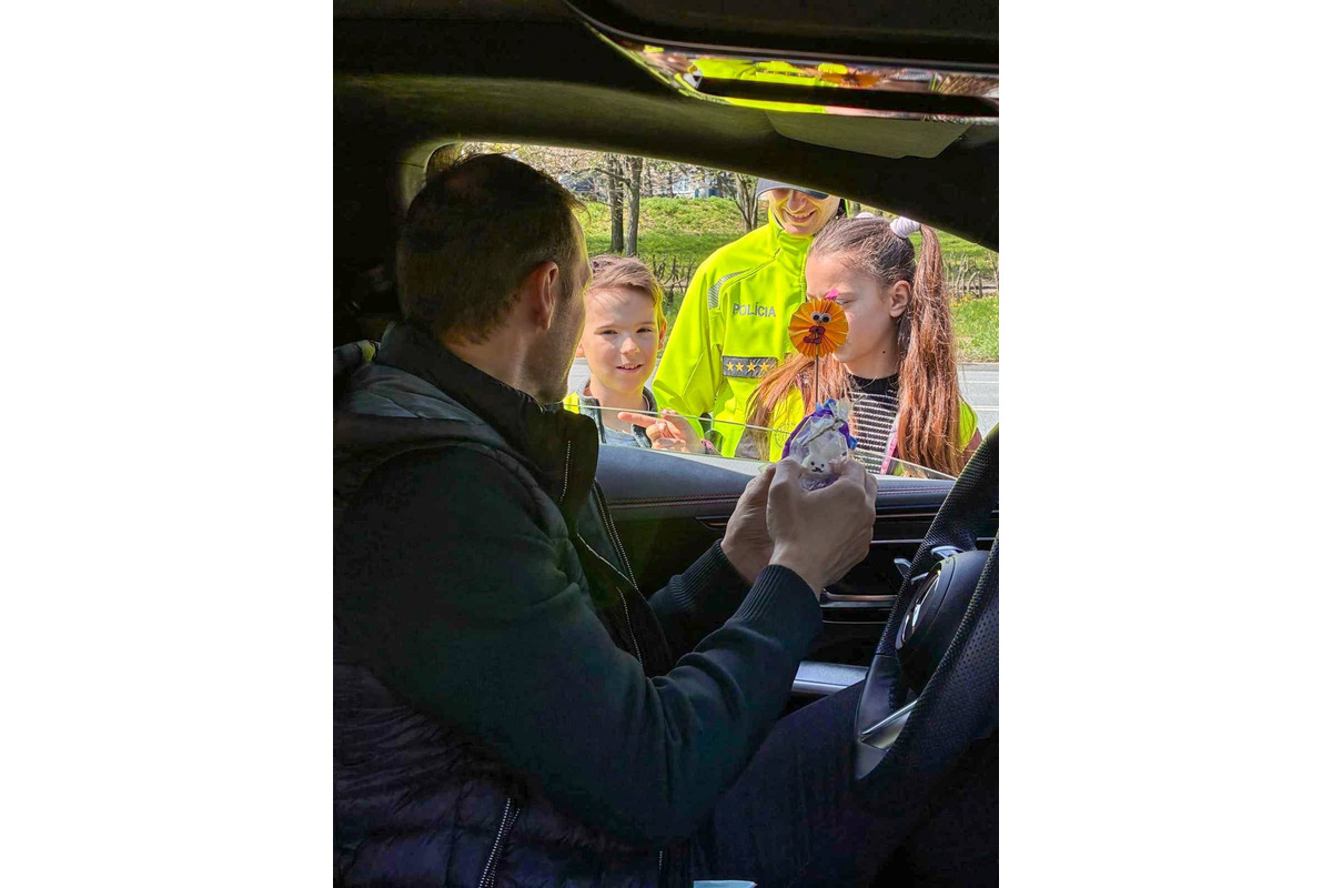 FOTO: Malí školáci rozdávali pokuty aj odmeny v Košickom kraji, foto 5