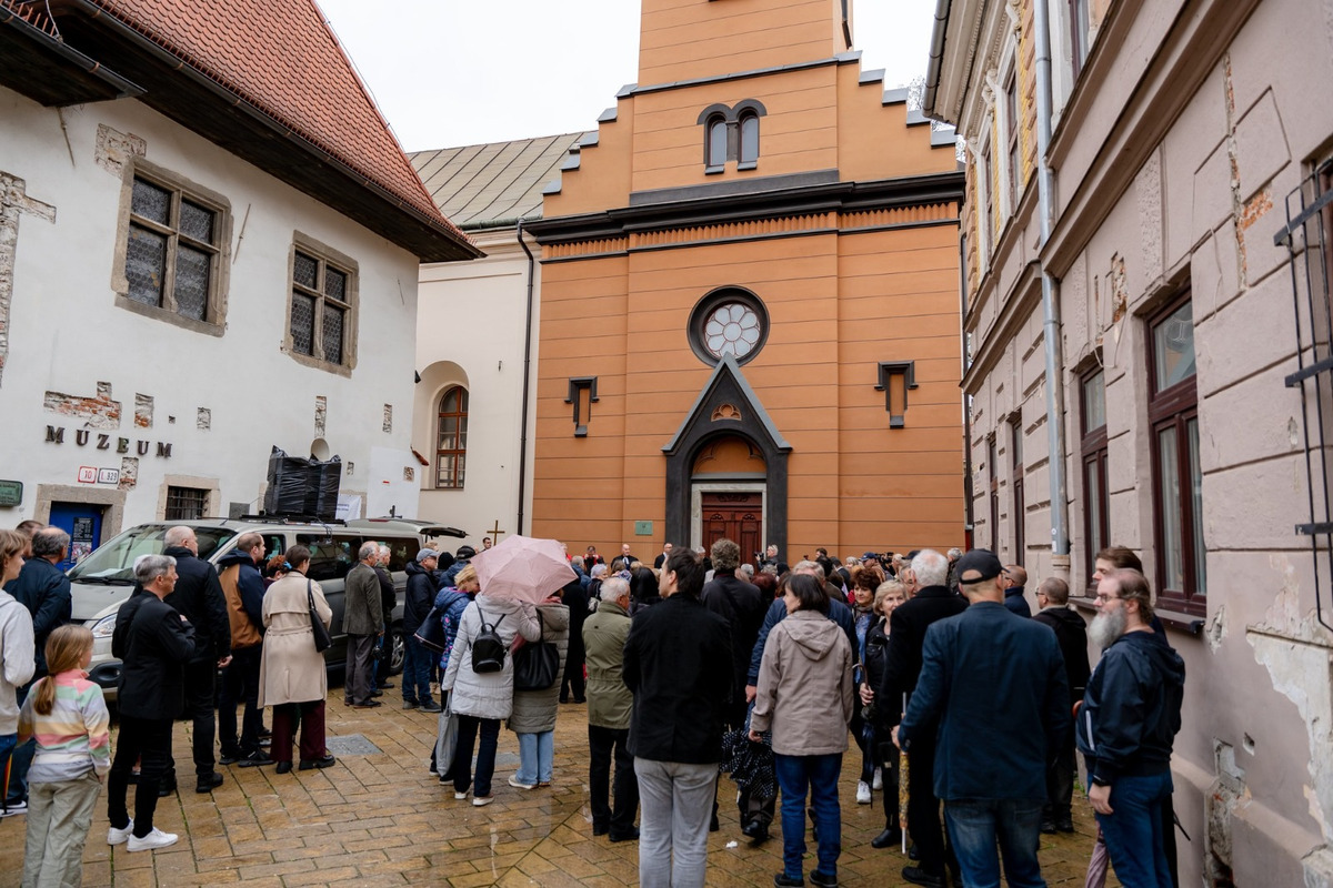 FOTO: Na Veľký piatok prešiel ulicami Košíc Ekumenický pašiový sprievod, foto 4