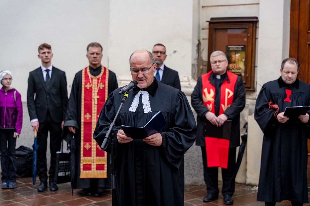 FOTO: Na Veľký piatok prešiel ulicami Košíc Ekumenický pašiový sprievod, foto 13