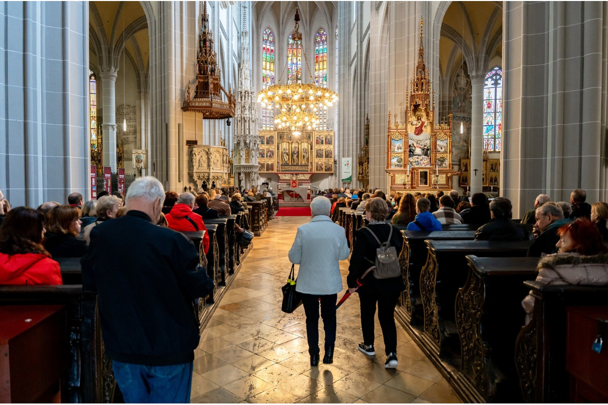 FOTO: Na Veľký piatok prešiel ulicami Košíc Ekumenický pašiový sprievod, foto 17