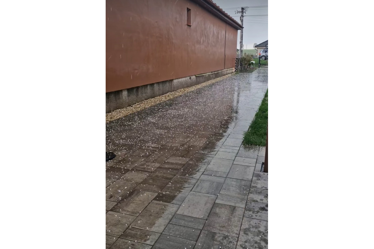 FOTO: Košický kraj zasiahli búrky, cesty sú pod vodou, foto 5