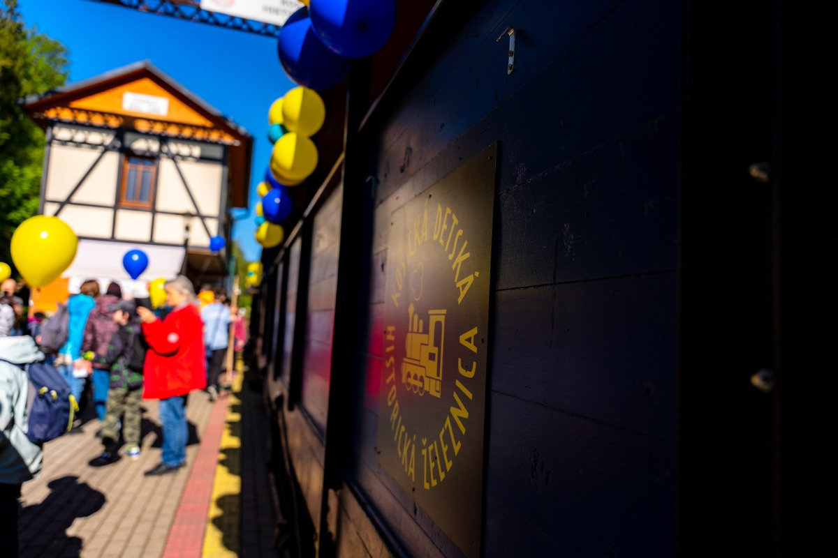 FOTO: Košická Detská železnica odštartovala ďalšiu sezónu. Krásna akcia rozžiarila očká malých aj veľkých, foto 6