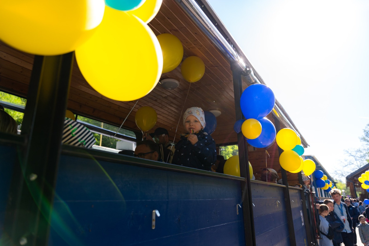 FOTO: Košická Detská železnica odštartovala ďalšiu sezónu. Krásna akcia rozžiarila očká malých aj veľkých, foto 7