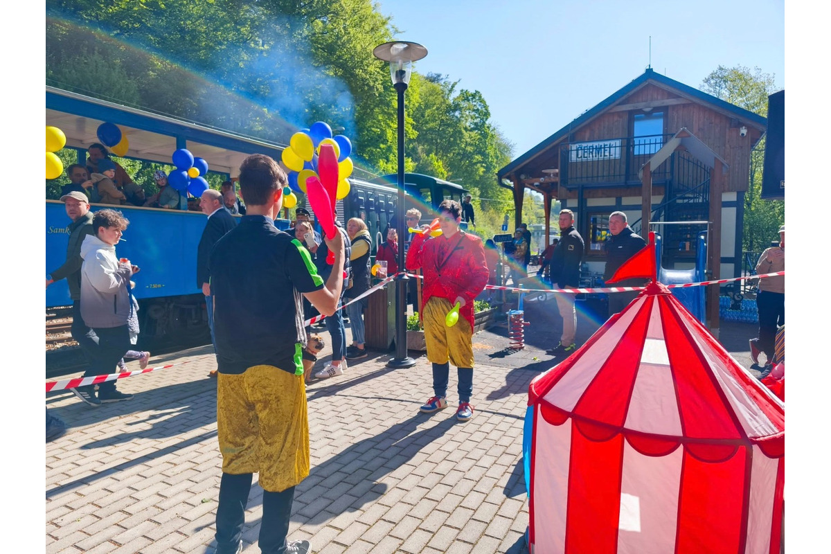 FOTO: Košická Detská železnica odštartovala ďalšiu sezónu. Krásna akcia rozžiarila očká malých aj veľkých, foto 15