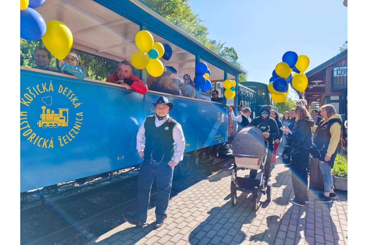 FOTO: Košická Detská železnica odštartovala ďalšiu sezónu. Krásna akcia rozžiarila očká malých aj veľkých, foto 16