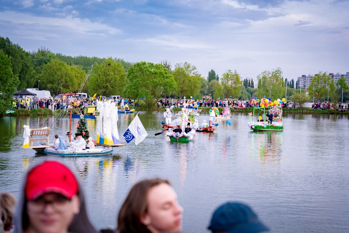 FOTO: Košické Jazero sa po roku znova premenilo na Benátky, foto 18
