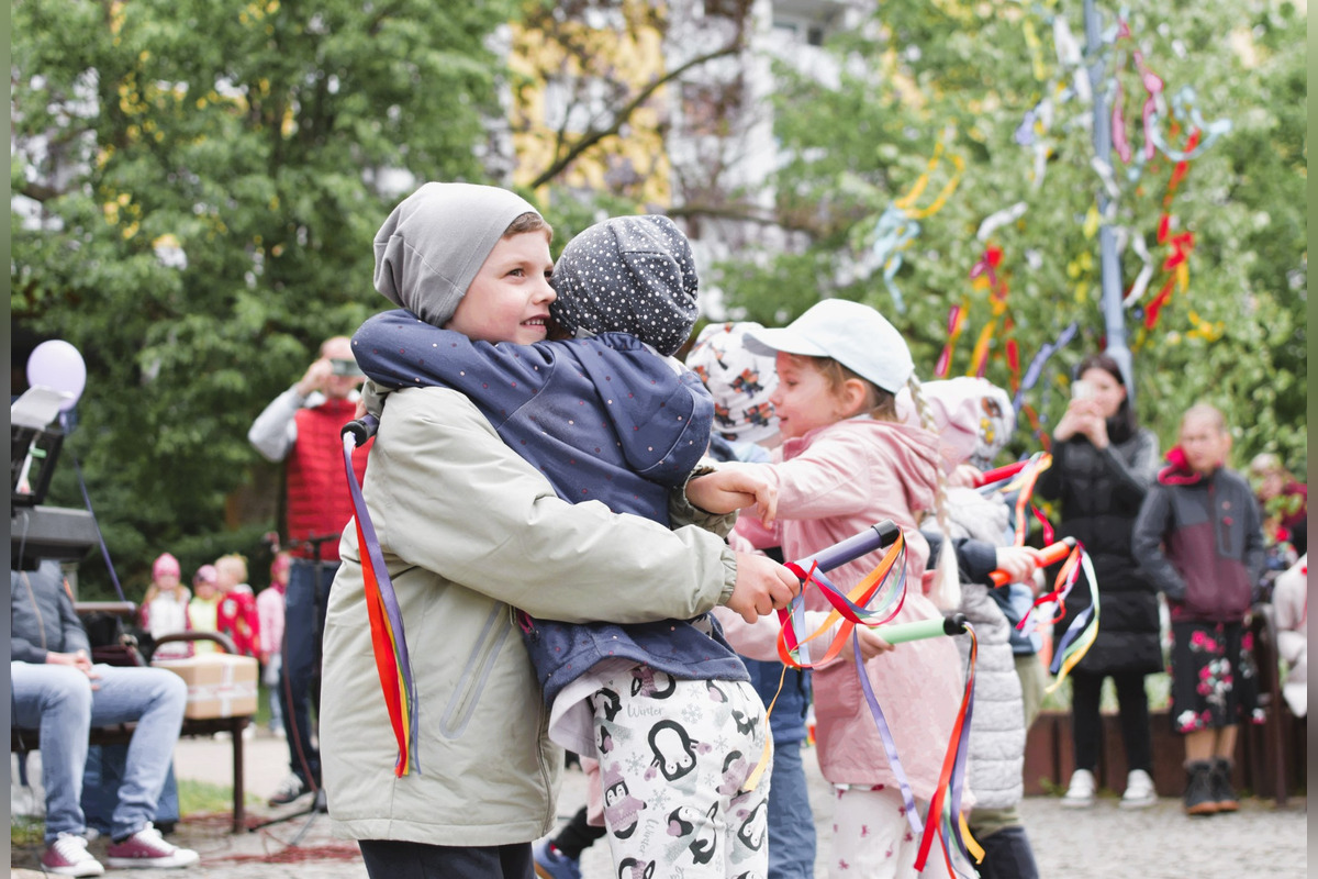 Fontánu prebúdzali najmenší Ťahanovčania svojím spevom a tancom, foto 11