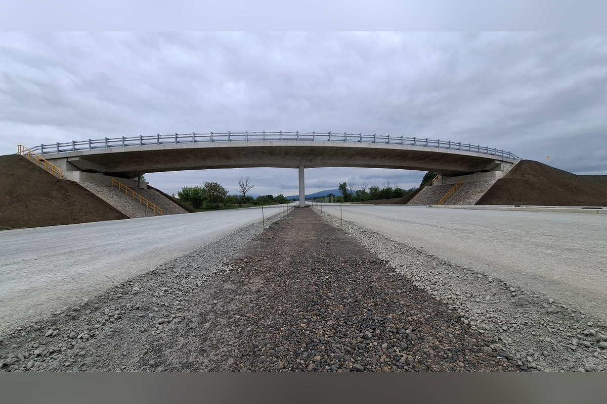 FOTO: Nové mosty nad budúcou R2 v okolí Košíc, foto 1